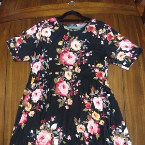 Floral dress with pockets